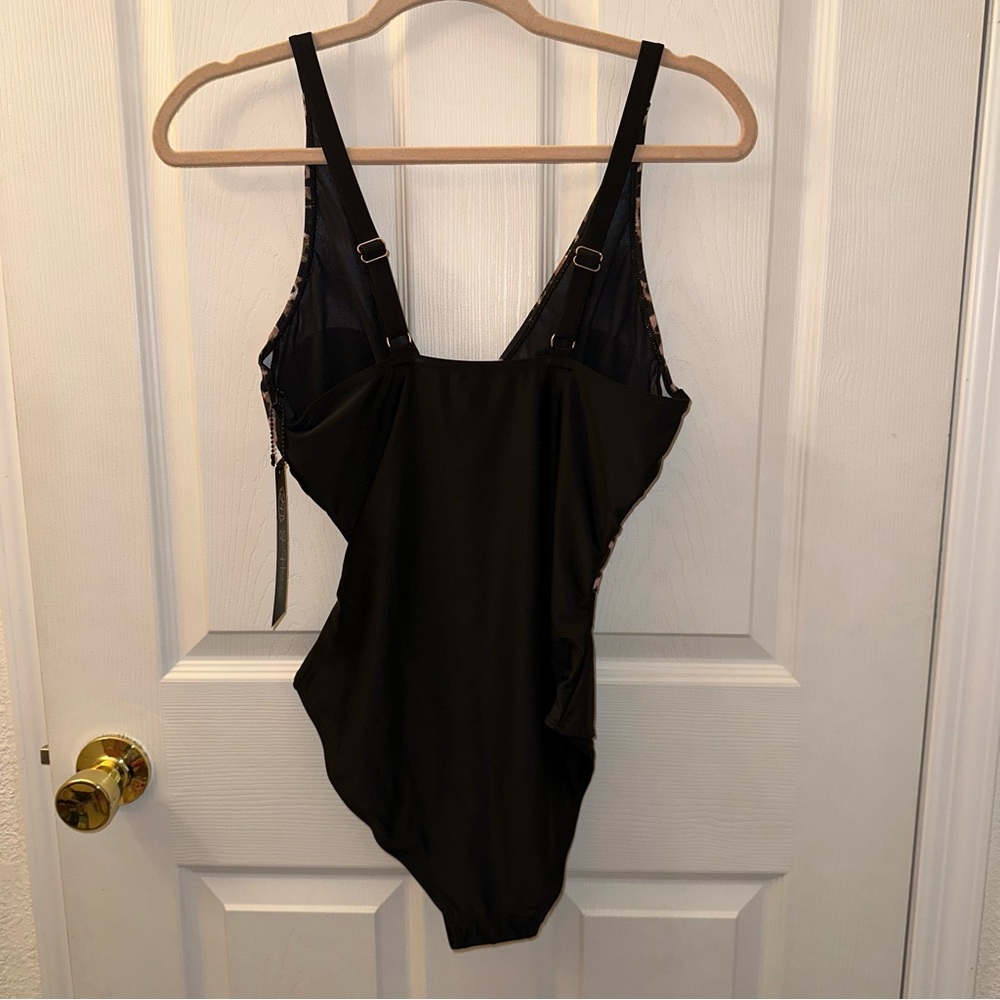J. Hara One Piece Swimsuit Size 8 - Picture 3 of 5